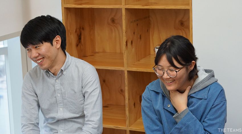 아토큐브 - “아트토이, 영상, 디자인을 융합하는 아트디렉터가 되고 싶어요.” 아토큐브 최수희 디자이너 팀터뷰 사진  (더팀스 제공)