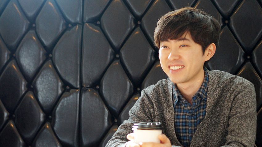 슬로그업 - “스타트업 하고 앉아있네? 접니다” 팀슬로그업 김상천 이사 팀터뷰 사진  (더팀스 제공)