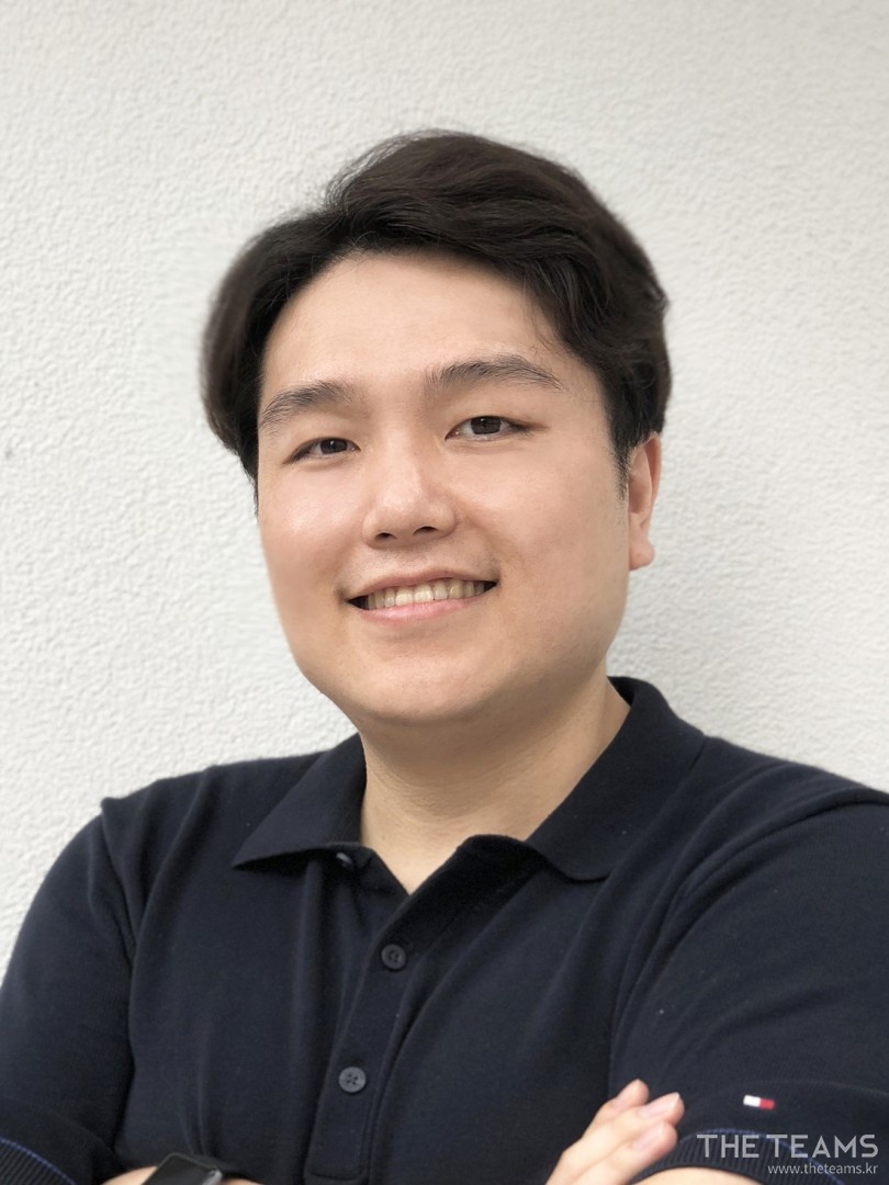 블루프린트랩 - 추천 알고리즘 및  머신러닝을 담당하는 블루프린트랩 박종민 AI Engineer 팀터뷰 사진  (더팀스 제공)
