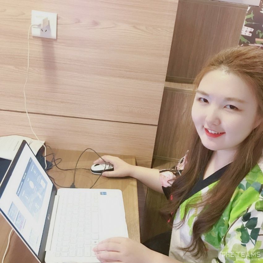 디자인유 - 스마트 팩토리 시스템과 패션디자인의 결합을 추구하다, 디자인유 원영 대표 팀터뷰 사진  (더팀스 제공)