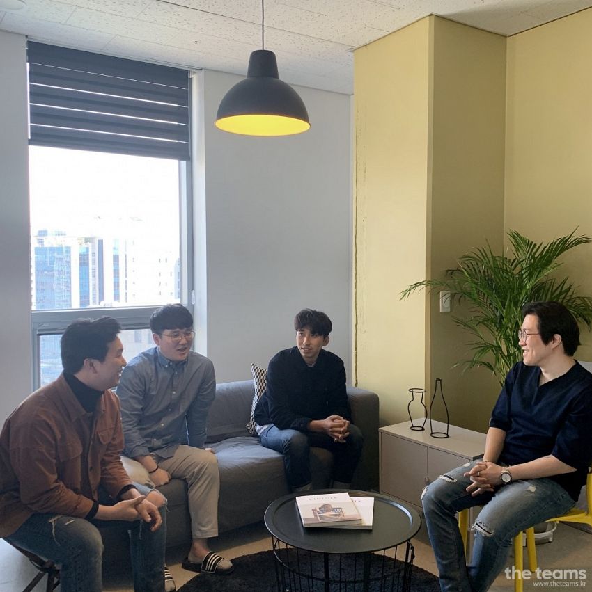 오피노 - 원하는 시간과 장소에서 일할 수 있는 회사, 그로스해킹 마케팅 컴퍼니 오피노 팀 팀터뷰 사진  (더팀스 제공)