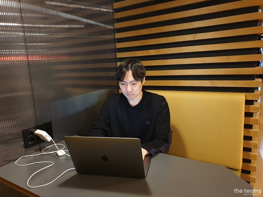 코드잇 - 5분 교육으로 혁신을 만들다, 코드잇 강영훈 팀터뷰 사진  (더팀스 제공)