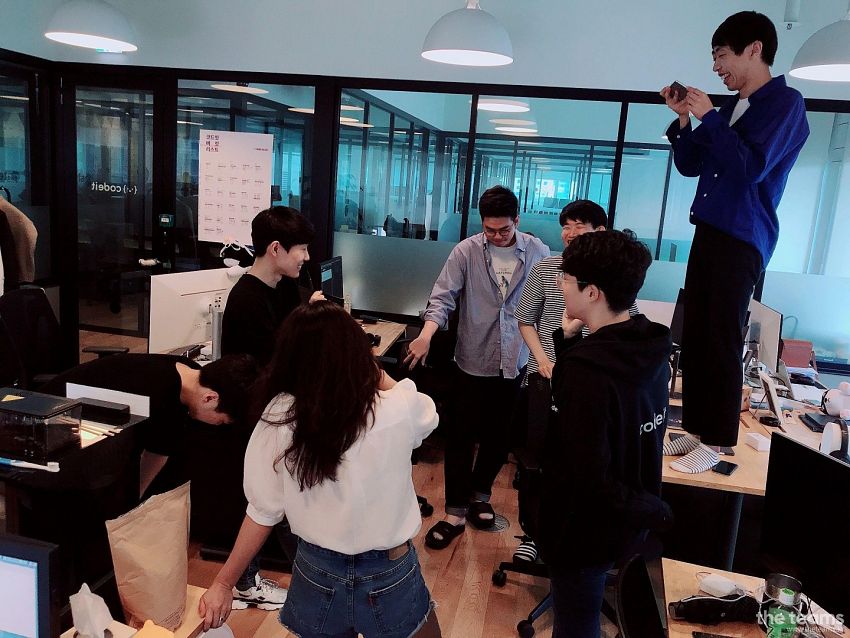 코드잇 - 5분 교육으로 혁신을 만들다, 코드잇 강영훈 팀터뷰 사진 4 (더팀스 제공)