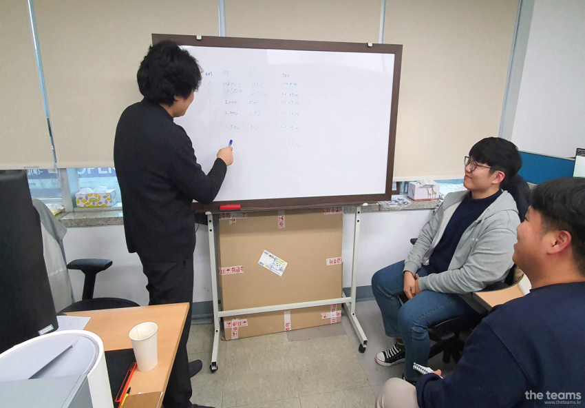 애드인텔리전스 - 애드인텔리전스의 개발문화에 대해 말하다, CTO Leo 팀터뷰 사진 1 (더팀스 제공)