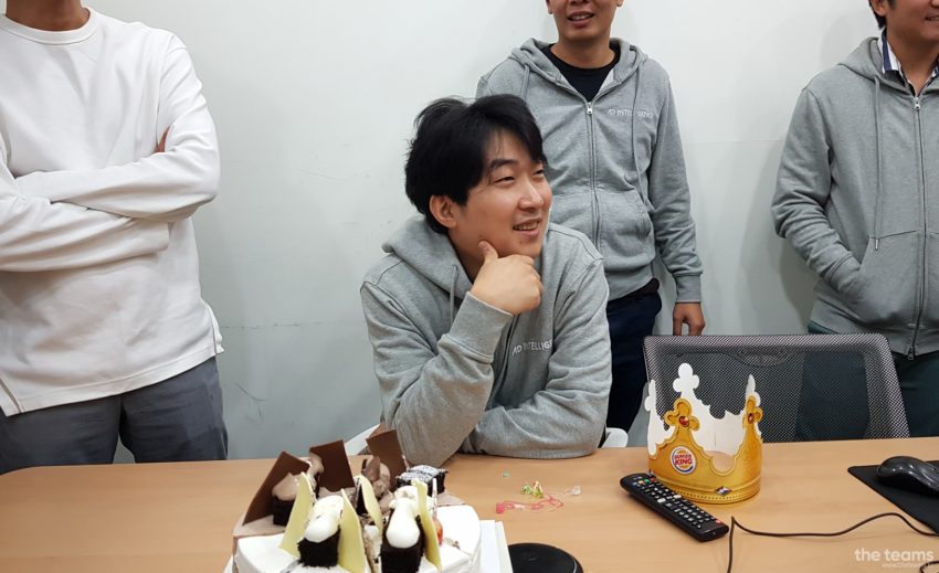 애드인텔리전스 - 애드인텔리전스의 개발문화에 대해 말하다, CTO Leo 팀터뷰 사진 3 (더팀스 제공)