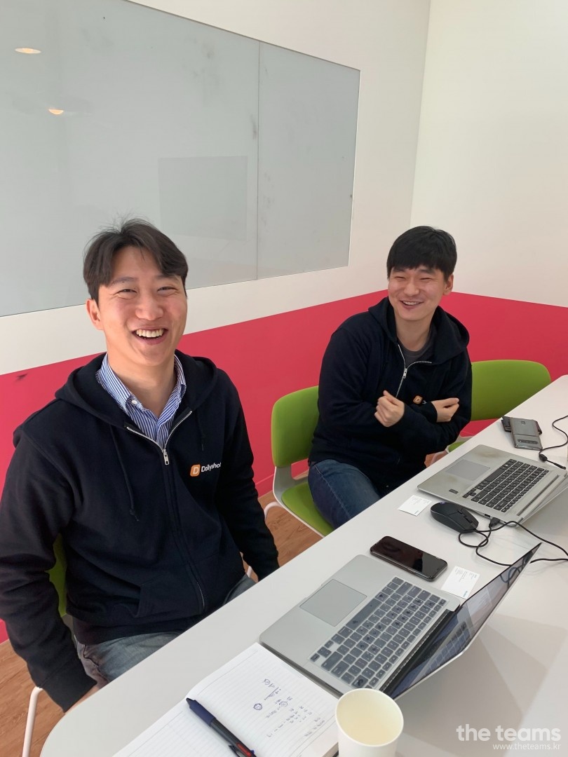 데일리샷 - 첫 잔, 무료로 어때요? 데일리샷 팀터뷰 사진 1 (더팀스 제공)