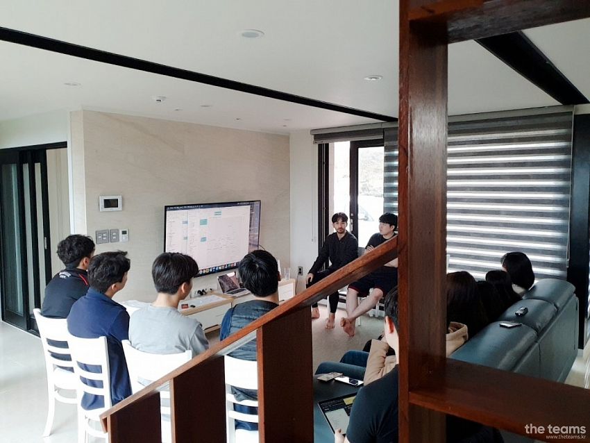 데일리샷 - 첫 잔, 무료로 어때요? 데일리샷 팀터뷰 사진 2 (더팀스 제공)