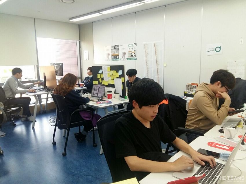 오누이 - 스무 살 마케터의 스타트업 취업기, 실시간 질문앱 오누이 팀 팀터뷰 사진 1 (더팀스 제공)