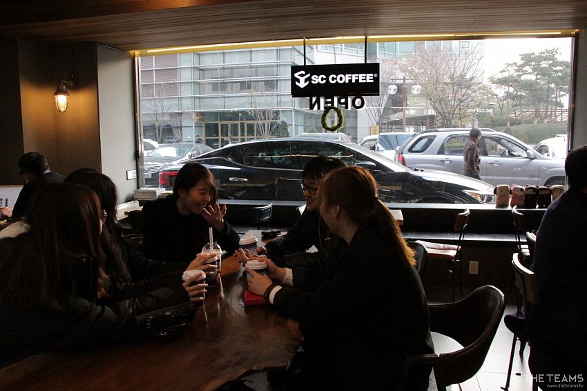 데일리팝(DailyPOP) - 내 숨결이 닿아 함께 만들어 진 회사, 데일리팝 정단비&오정희 팀터뷰 사진 10 (더팀스 제공)