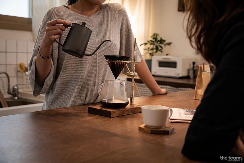 (주)미들스튜디오 - 여러분들 전통에 취해보실래요?  미들스튜디오 김은비 대표이사 팀터뷰 사진 2 (더팀스 제공)