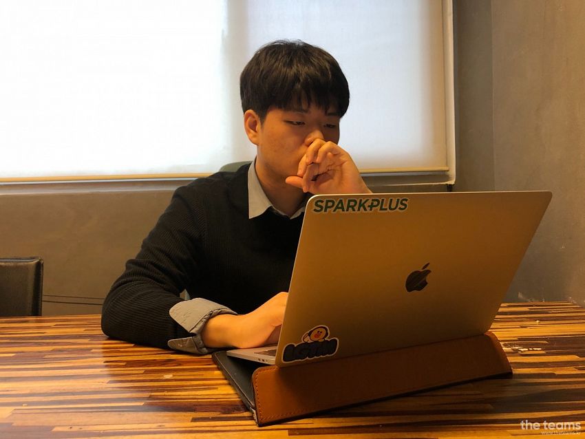 (주) 데이터뱅크 - 여러분을 맞이할 모든 준비를 끝냈습니다. 데이터뱅크 배정현 개발팀장 팀터뷰 사진 1 (더팀스 제공)