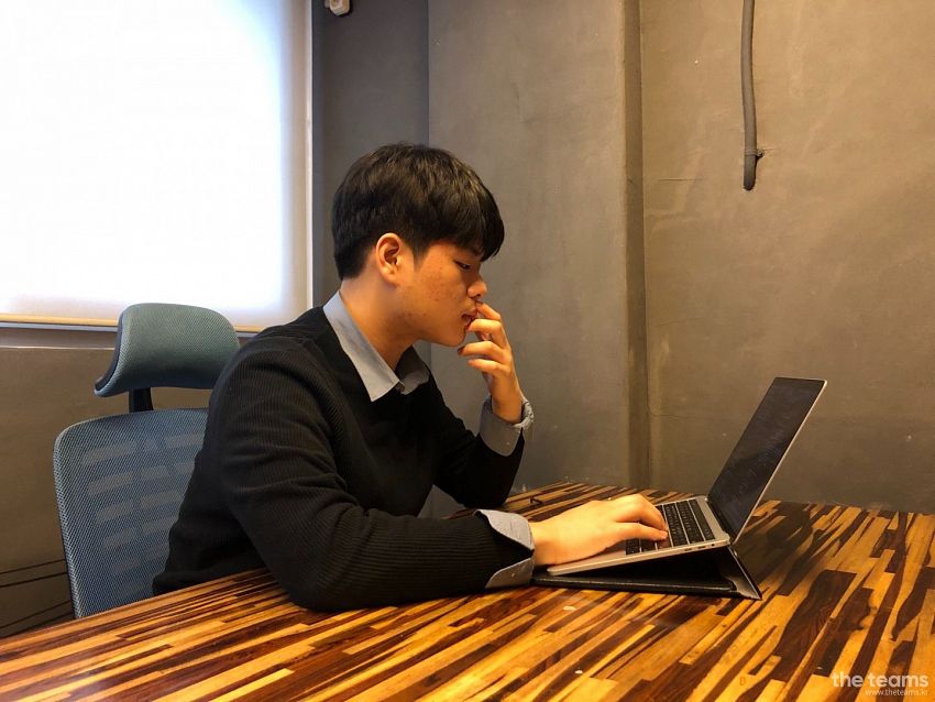 (주) 데이터뱅크 - 여러분을 맞이할 모든 준비를 끝냈습니다. 데이터뱅크 배정현 개발팀장 팀터뷰 사진 2 (더팀스 제공)