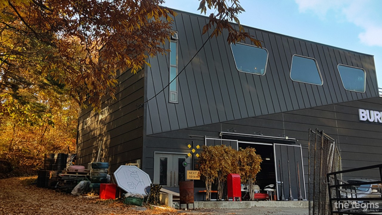 버닝하트 - [버팅하트-기술팀 정규직]방송, 촬영소품, 공간연출 설치 및 운송 인원모 : 채용 메인 사진 (더팀스 제공)